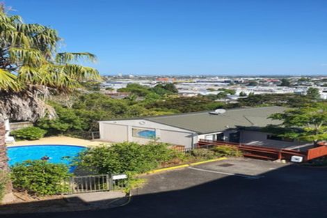 Photo of property in 21/69 Target Road, Totara Vale, Auckland, 0629