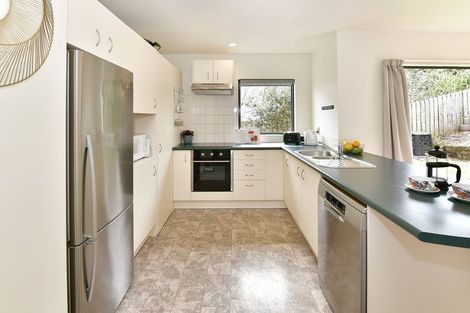 Photo of property in 13b Sunnydale Place, Oteha, Auckland, 0632