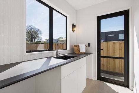 Photo of property in 12a Memorial Avenue, Ilam, Christchurch, 8053