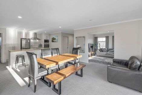 Photo of property in 39 Faringdon Boulevard, Rolleston, 7615