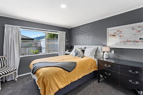 Photo of property in 5a Hemi Street, Waikanae, 5036