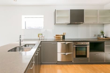 Photo of property in 201/7 Humber Street, Pandora, Napier, 4110