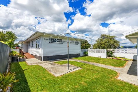 Photo of property in 10 Wairau Place, Kelvin Grove, Palmerston North, 4414