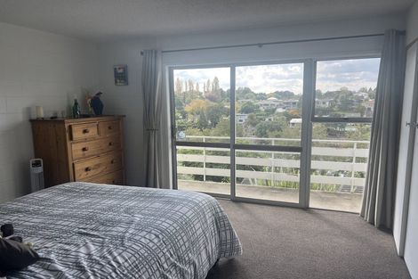 Photo of property in 2/1196 Victoria Street, Whitiora, Hamilton, 3200