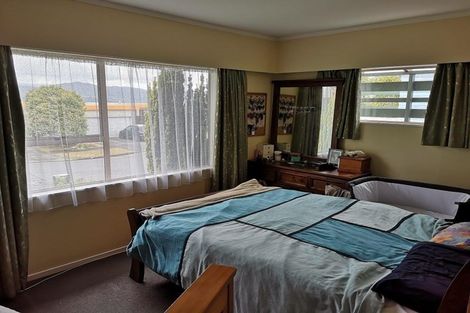 Photo of property in 15 Chestnut Grove, Maungaraki, Lower Hutt, 5010