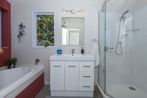 Photo of property in 96 Franklin Road, Parua Bay, 0192