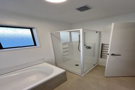 Photo of property in 26 Donzella Place, Conifer Grove, Takanini, 2112