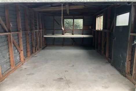 Photo of property in 40 Flanshaw Road, Te Atatu South, Auckland, 0610