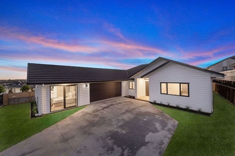 Photo of property in 13 Northbrook Glen, Flagstaff, Hamilton, 3210