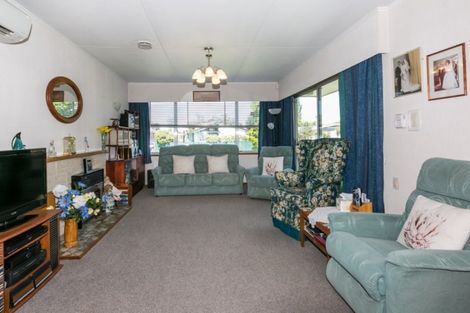 Photo of property in 211 Sunnybank Crescent, Camberley, Hastings, 4120