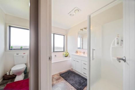 Photo of property in 14 Reremoana Close, Hawera, 4610