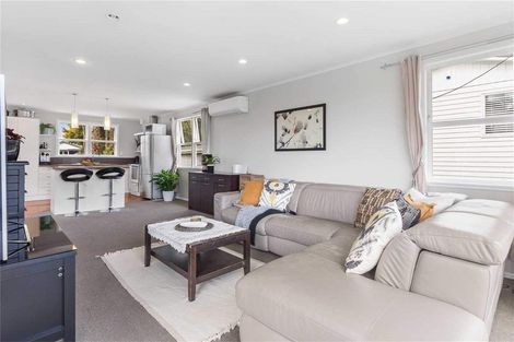 Photo of property in 253 Rangatira Road, Beach Haven, Auckland, 0626