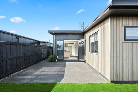 Photo of property in 2/5 Mears Road, Saint Andrews, Hamilton, 3200