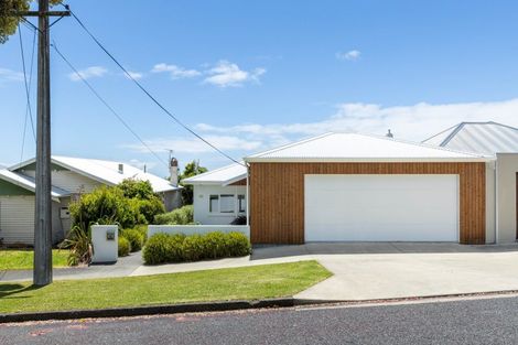 Photo of property in 125 Pendarves Street, New Plymouth, 4312