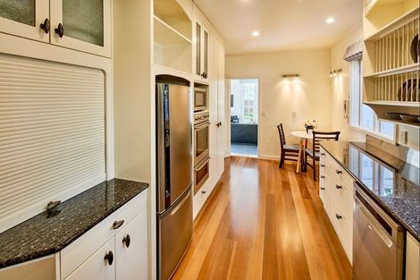 Photo of property in 2 Hautana Square, Woburn, Lower Hutt, 5010