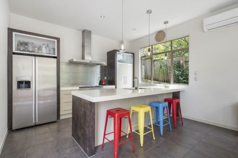 Photo of property in 68 Saddleback Rise, Murrays Bay, Auckland, 0630