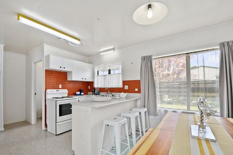 Photo of property in 2/31 Ti Nana Crescent, Henderson, Auckland, 0610