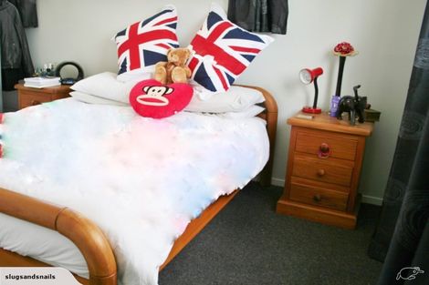 Photo of property in 16b Woodall Place, Totara Vale, Auckland, 0627