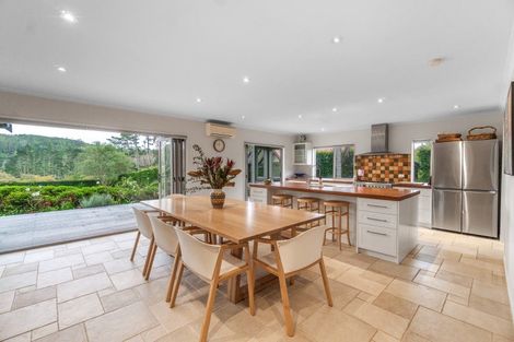 Photo of property in 37 Hardens Lane, Paremoremo, Auckland, 0632