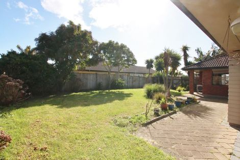Photo of property in 174 Wattle Farm Road, Wattle Downs, Auckland, 2103