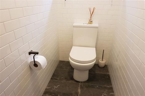 Photo of property in 1 Ti Nana Crescent, Henderson, Auckland, 0610