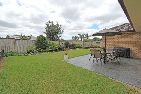 Photo of property in 15 Greta Banks Place, Wattle Downs, Auckland, 2103