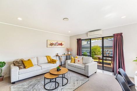 Photo of property in 3/520 Don Buck Road, Westgate, Auckland, 0614