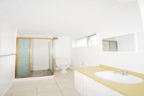 Photo of property in 14 Minaret Drive, Bucklands Beach, Auckland, 2014