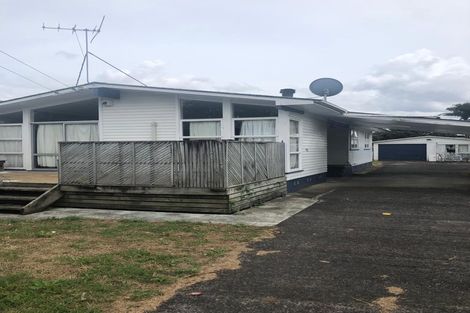 Photo of property in 16 Tironui Station Road East, Papakura, 2112