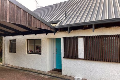 Photo of property in 1/813 East Coast Road, Northcross, Auckland, 0630