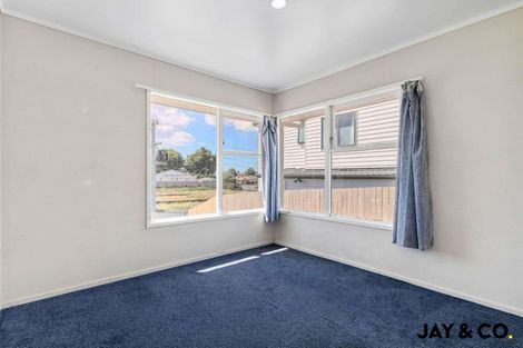 Photo of property in 4 Clutha Crescent, Clover Park, Auckland, 2023