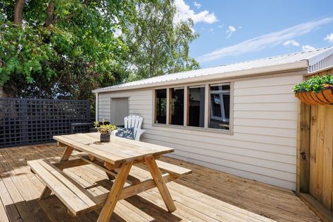 Photo of property in 996 Tremaine Avenue, Roslyn, Palmerston North, 4414
