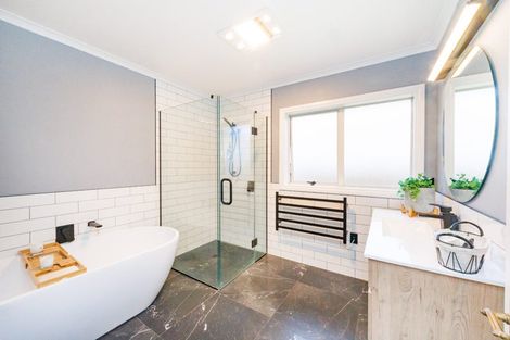 Photo of property in 15 Flemington Lane, Awapuni, Palmerston North, 4412