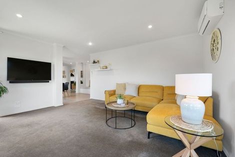 Photo of property in 130 Doncaster Drive, Papamoa Beach, Papamoa, 3118