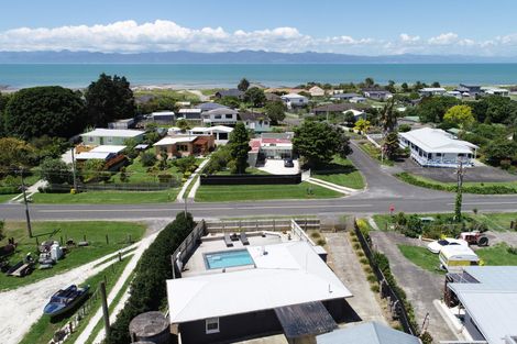 Photo of property in 1191 East Coast Road, Whakatiwai, Pokeno, 2473