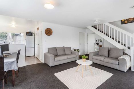 Photo of property in 2/58 Opaheke Road, Opaheke, Papakura, 2113