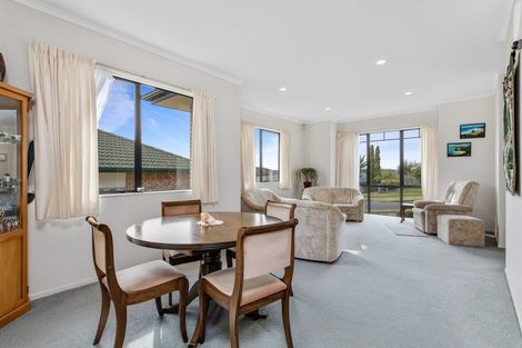 Photo of property in 56 Black Teal Close, Unsworth Heights, Auckland, 0632