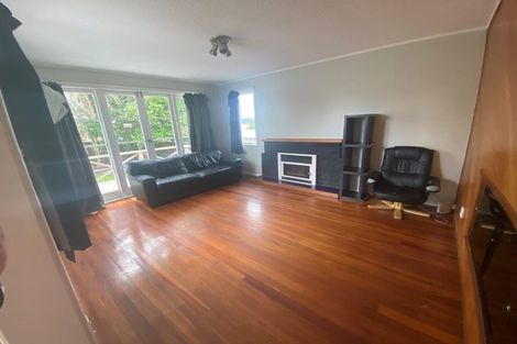 Photo of property in 31 Fairclough Road, Beach Haven, Auckland, 0626