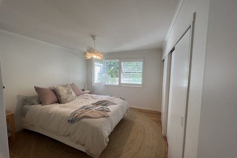 Photo of property in 1/4 Beach Road, Castor Bay, Auckland, 0620