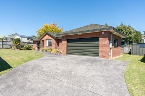 Photo of property in 14 Caulfield Place, Nawton, Hamilton, 3200