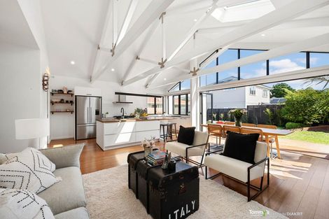 Photo of property in 21 Nottingham Street, Karori, Wellington, 6012