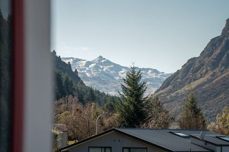 Photo of property in 8b Kiely Lane, Queenstown, 9300