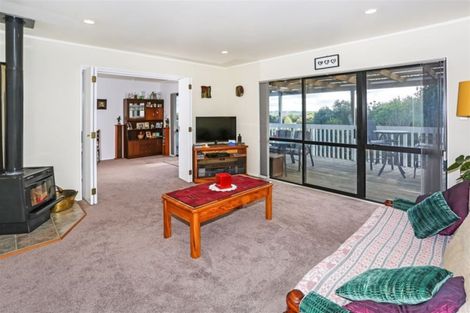 Photo of property in 150 Kaipara Road, Papakura, 2582