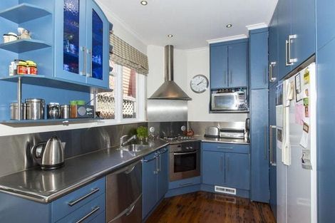 Photo of property in 255 Marine Parade, Eastbourne, Lower Hutt, 5013