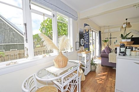 Photo of property in 23 Cumberland Street, Leigh, 0985