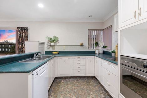 Photo of property in 60 Stephens Place, Hairini, Tauranga, 3112