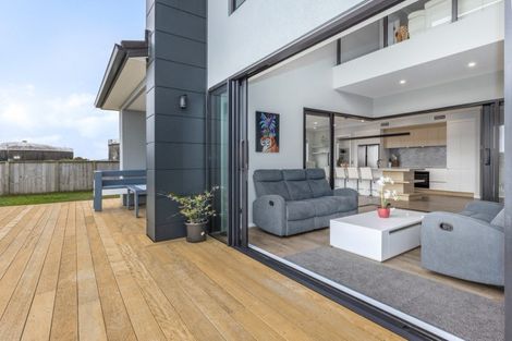 Photo of property in 4 Rotorua Grove, Aotea, Porirua, 5024