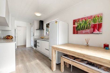 Photo of property in 27 Contessa Drive, Glenfield, Auckland, 0629