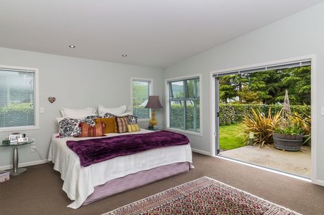 Photo of property in 2 Seagers Close, Kinloch, Taupo, 3377
