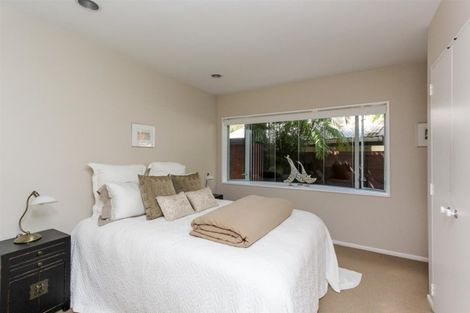 Photo of property in 48a Cameron Street, New Plymouth, 4310